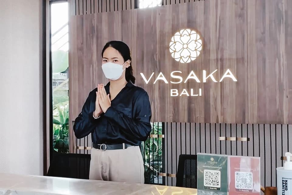 Resepsionis Marketing Lounge Vasaka Bali